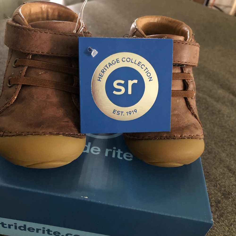 Stride Rite Heritage Collection brown leather 5M